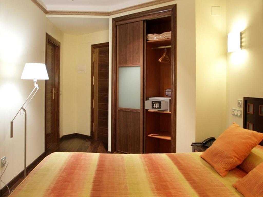 Hotel Rincon Del Conde Leon Room photo